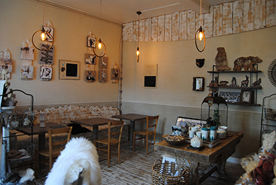 Salon de Thé et Café à Luz - Maison d'Hôtes Chalet Mina à Sazos